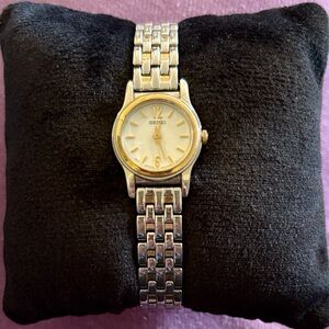 SEIKO ladies vintage gold and silver tone watch Works, New battery, Some wear
